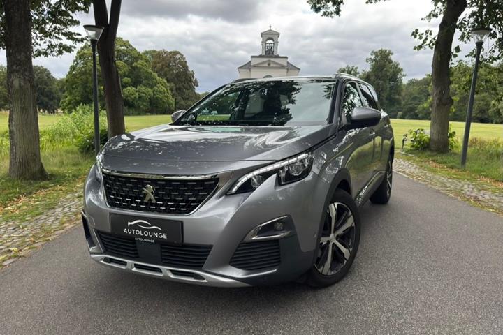 Grå Peugeot 5008 fra 2017