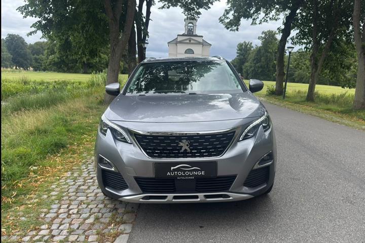 Grå Peugeot 5008 fra 2017