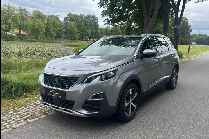 Grå Peugeot 5008 fra 2017