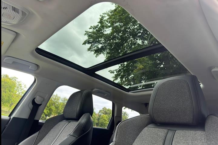 Grå Peugeot 5008 fra 2017