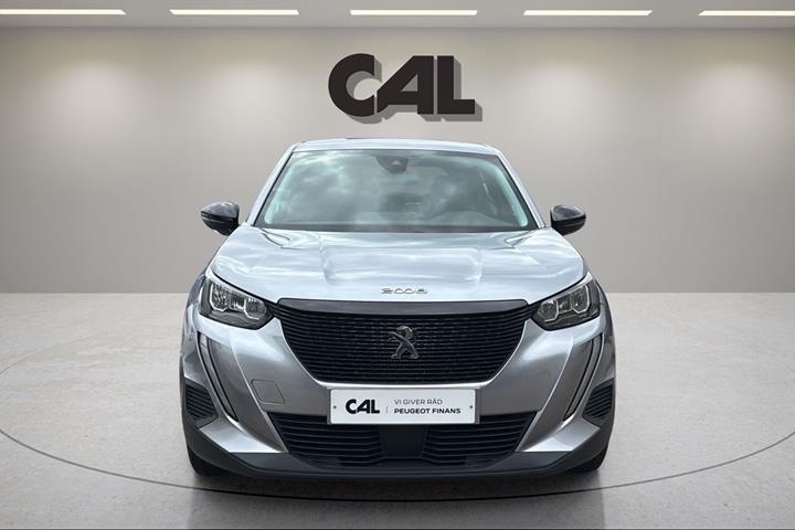 Sølv Peugeot 2008 fra 2022