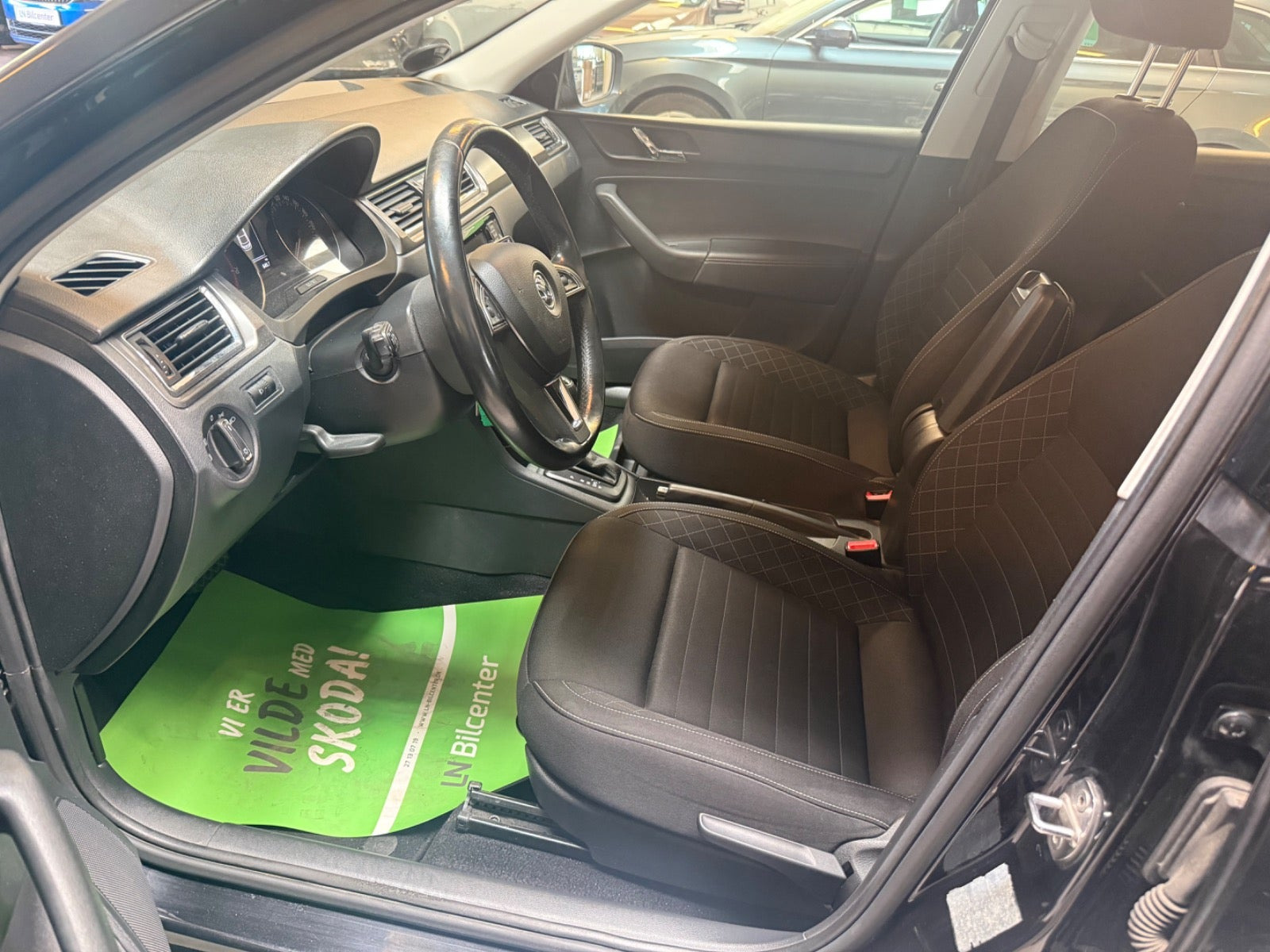Sort Skoda Rapid fra 2017