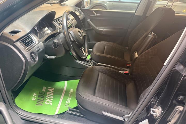 Sort Skoda Rapid fra 2017