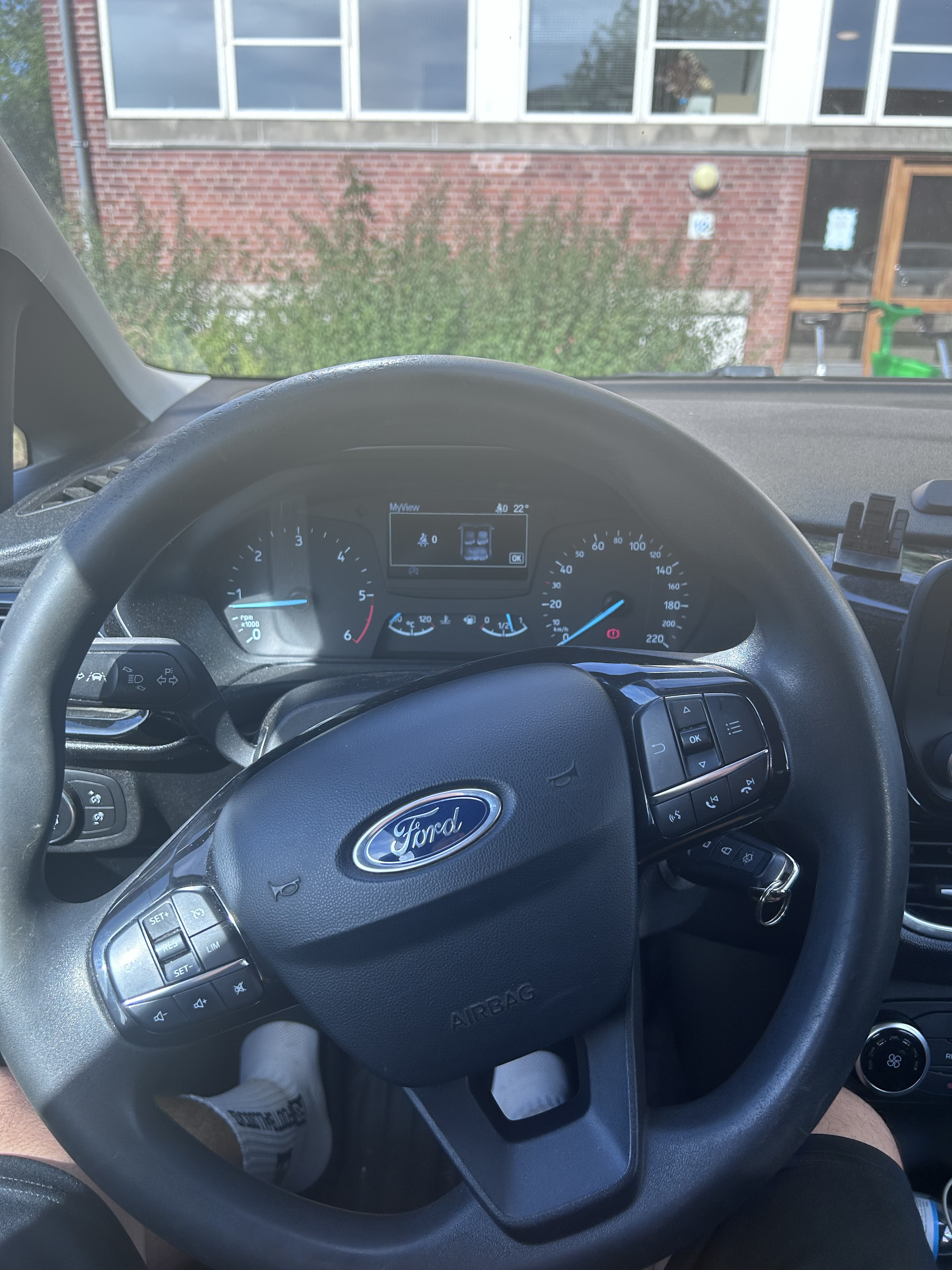 Grå Ford Fiesta fra 2017