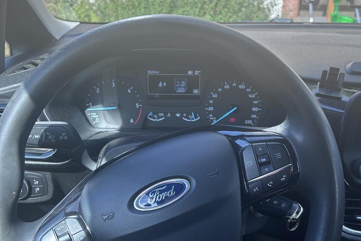 Grå Ford Fiesta fra 2017