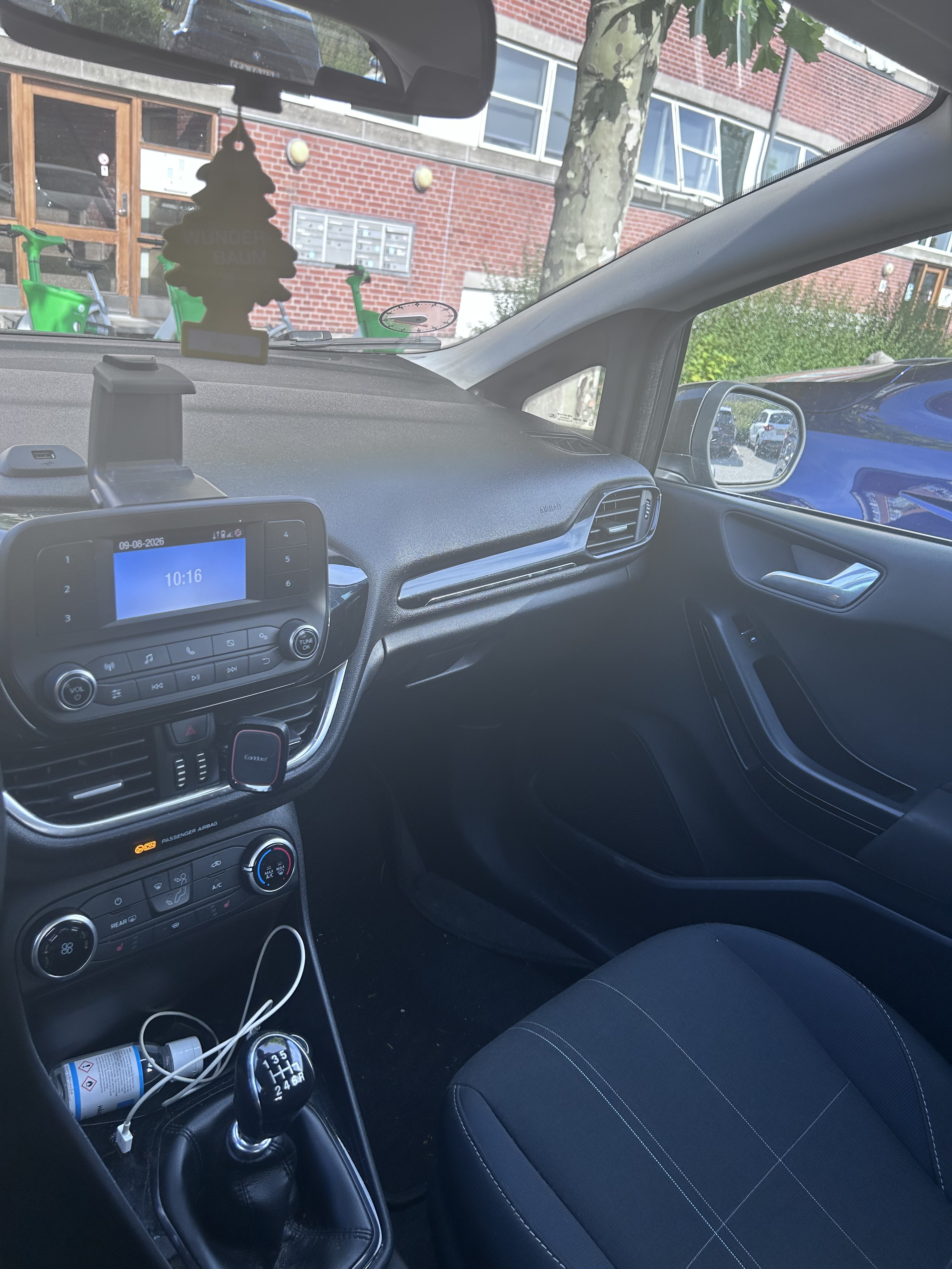 Grå Ford Fiesta fra 2017