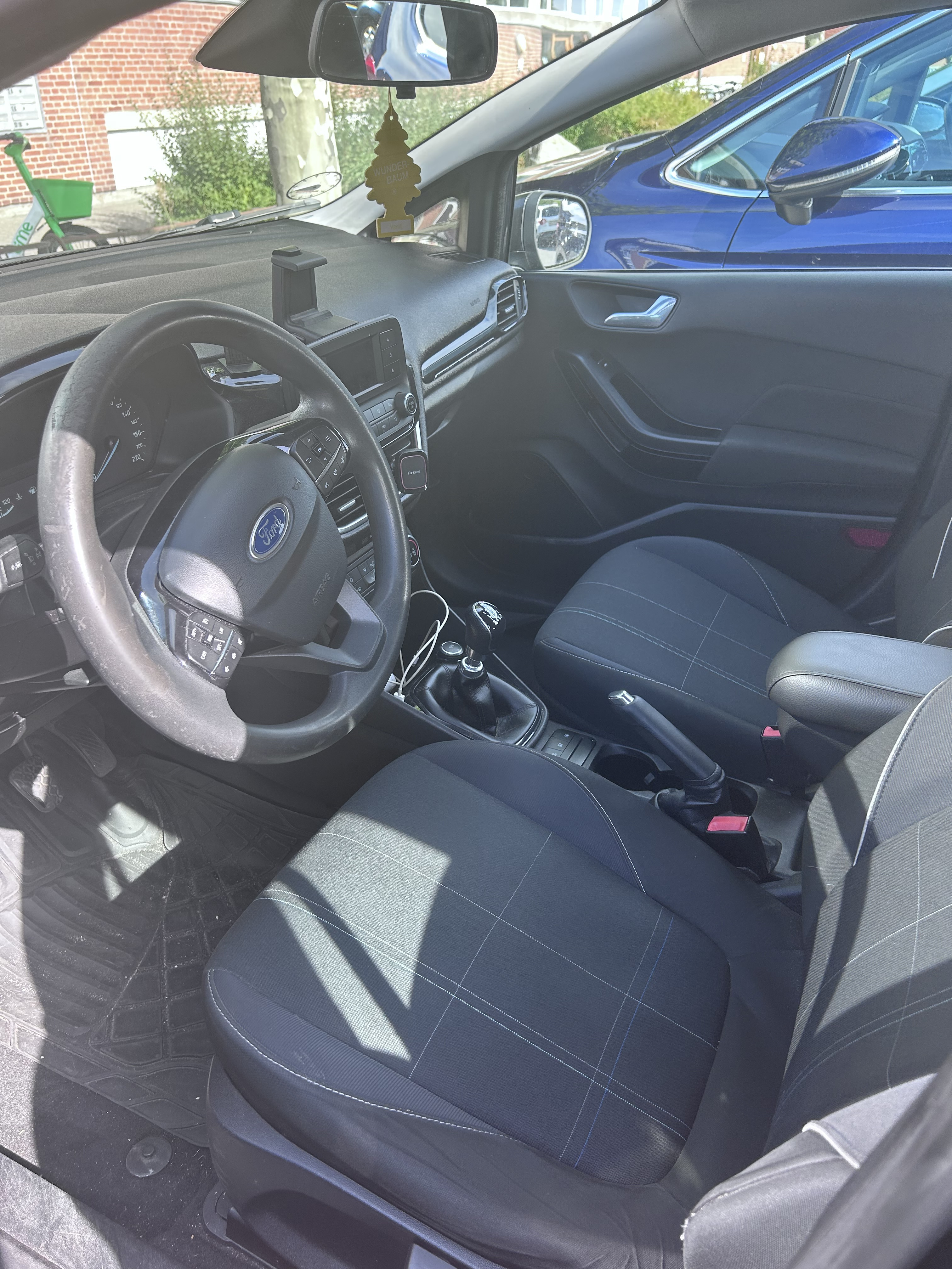 Grå Ford Fiesta fra 2017