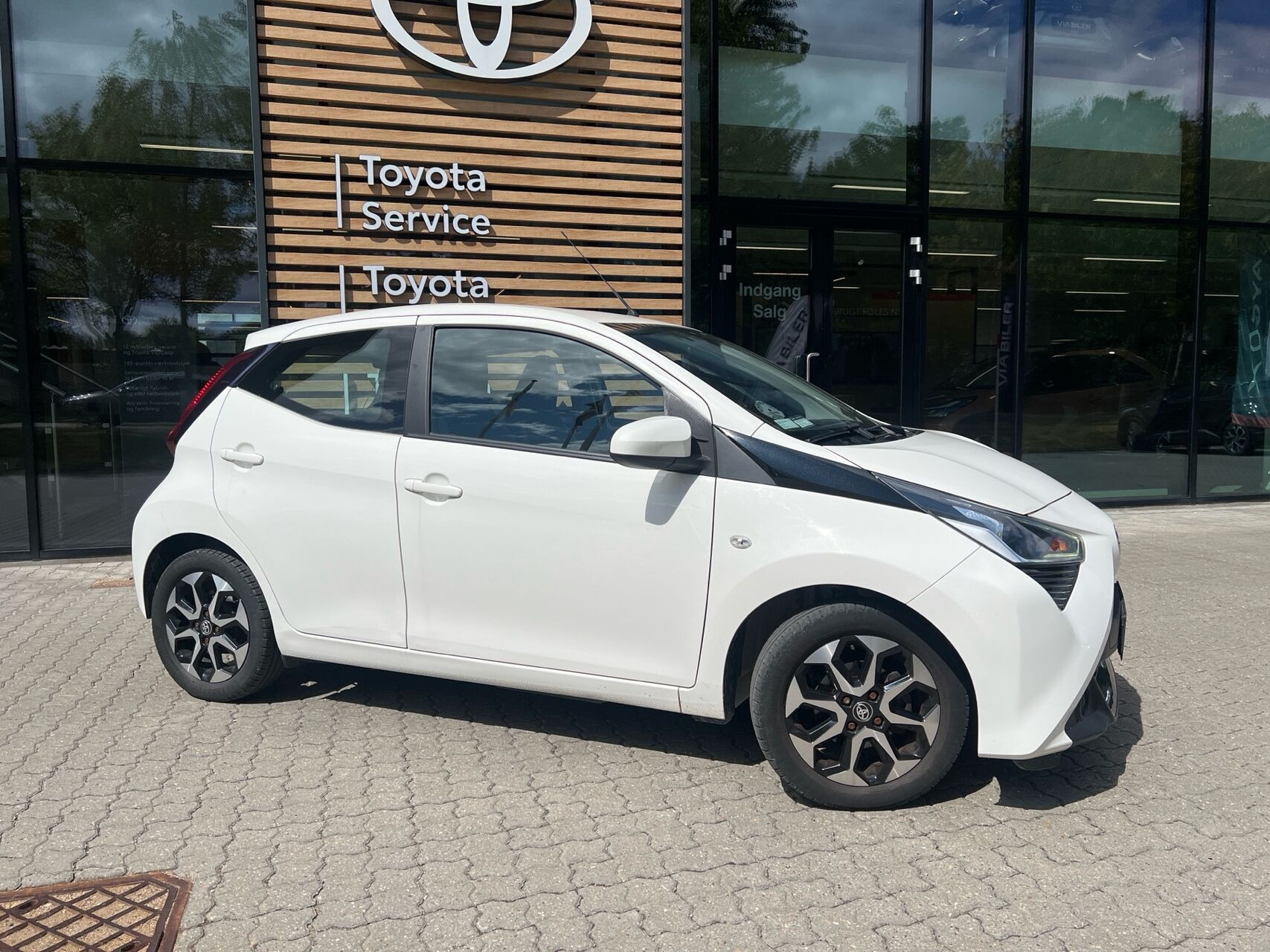 Hvid Toyota Aygo fra 2019