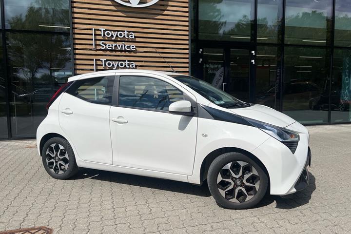 Hvid Toyota Aygo fra 2019