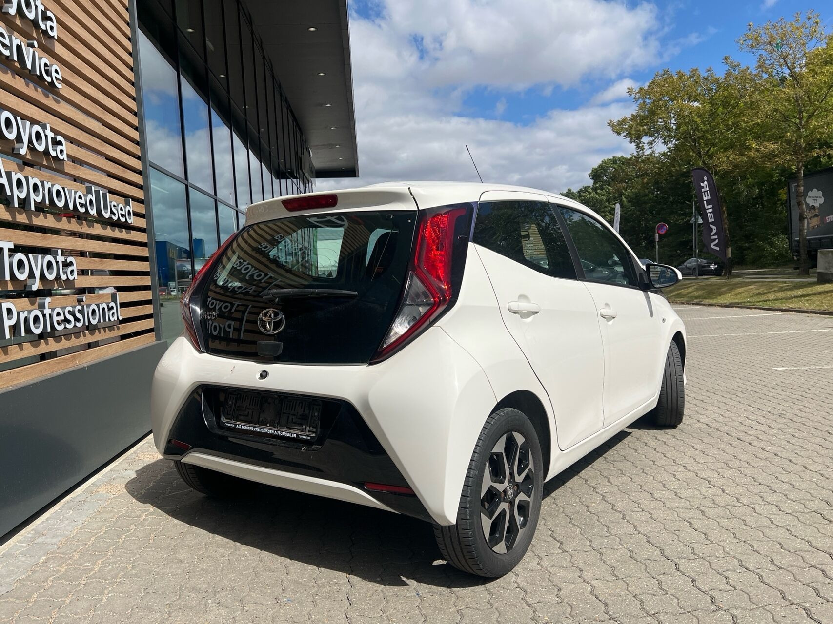 Hvid Toyota Aygo fra 2019