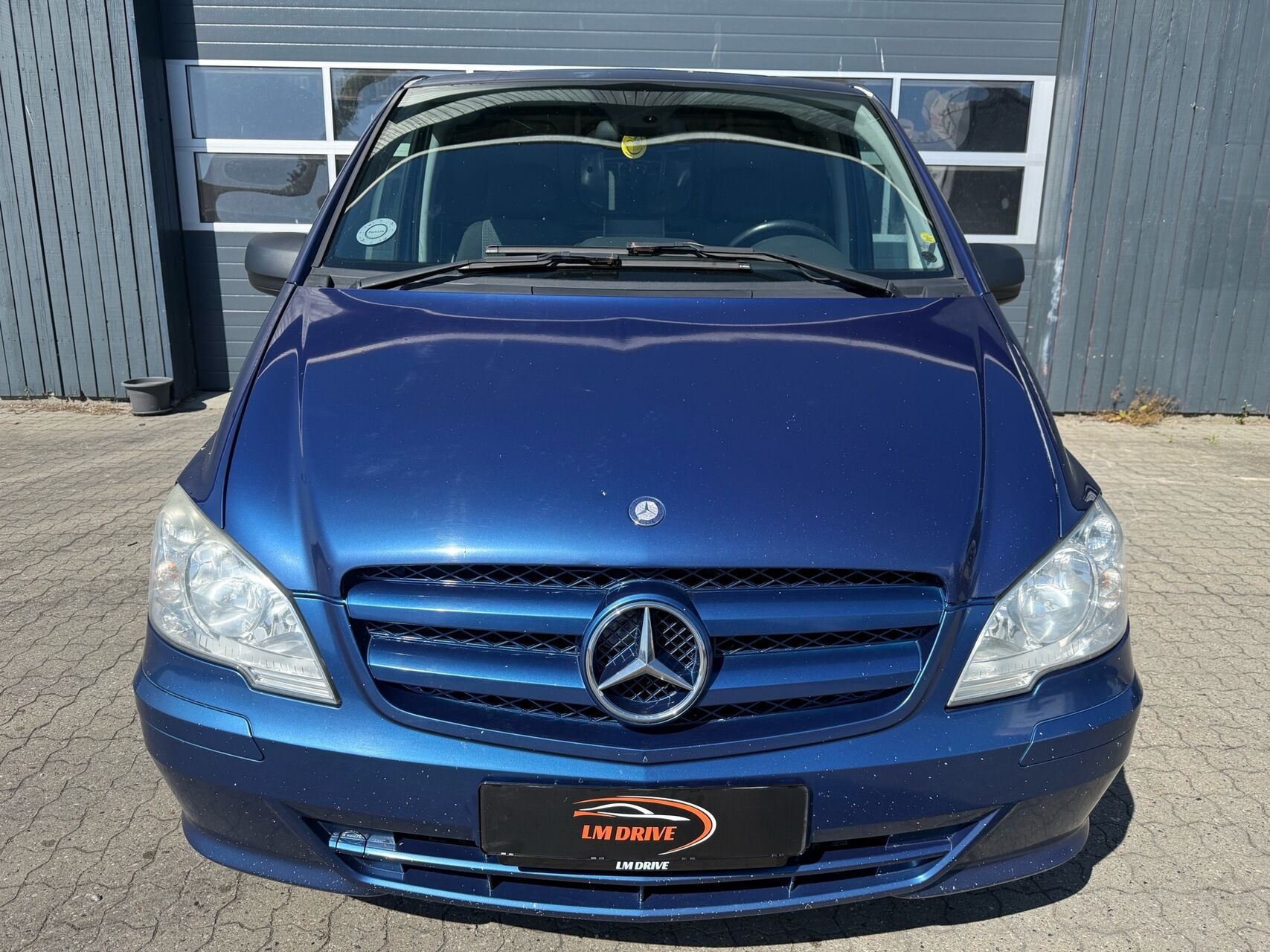 Blå Mercedes Vito fra 2012