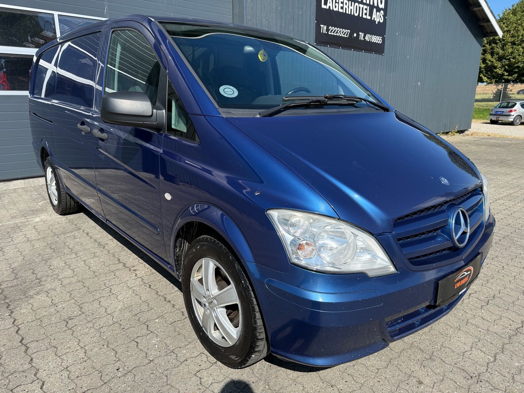 Blå Mercedes Vito fra 2012