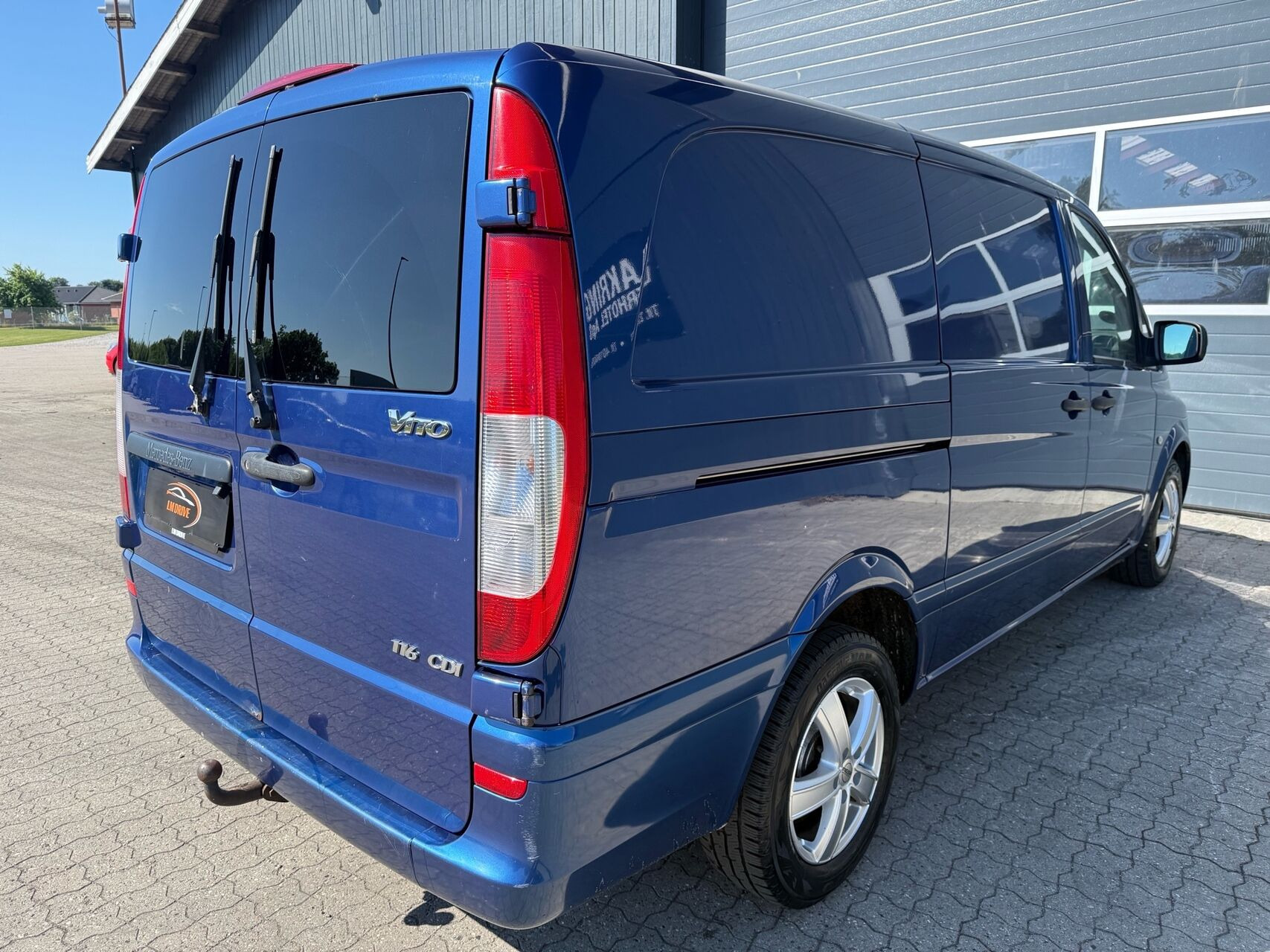 Blå Mercedes Vito fra 2012