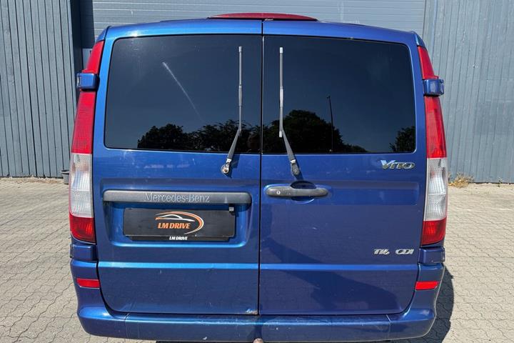 Blå Mercedes Vito fra 2012