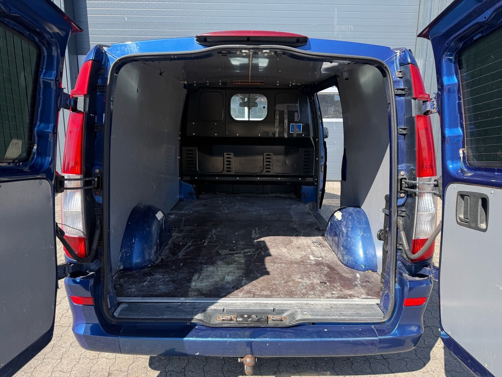Blå Mercedes Vito fra 2012