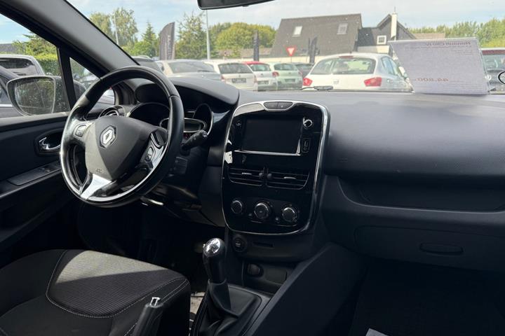 Grøn Renault Clio IV fra 2014