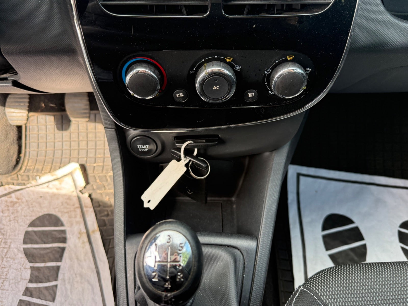 Grøn Renault Clio IV fra 2014