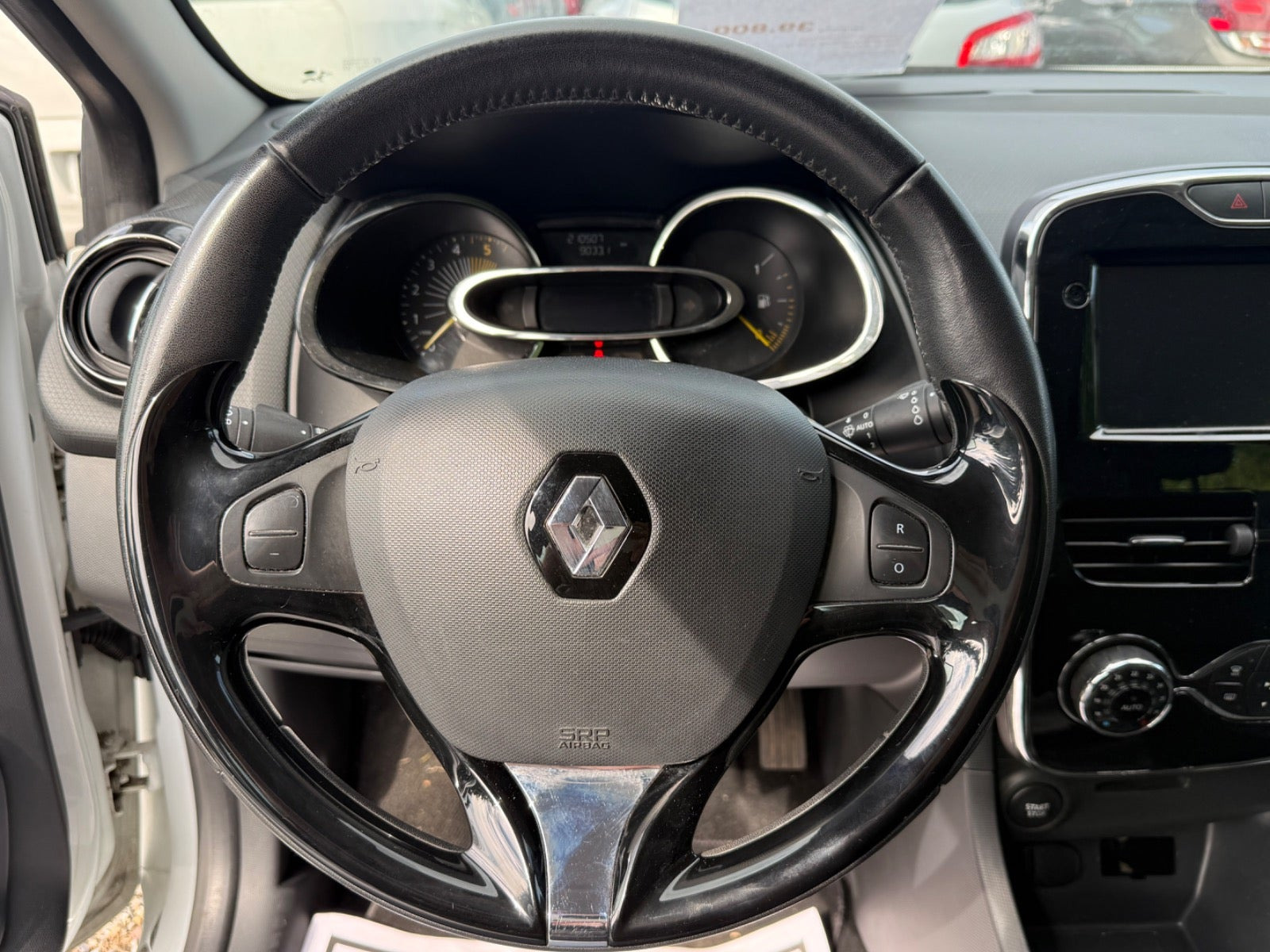 Grøn Renault Clio IV fra 2013