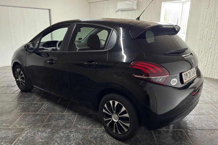 undefined Peugeot 208 fra 2016