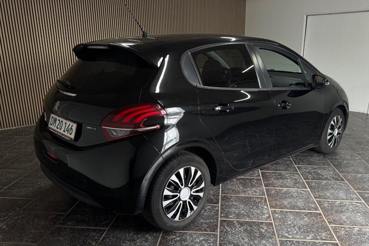 undefined Peugeot 208 fra 2016