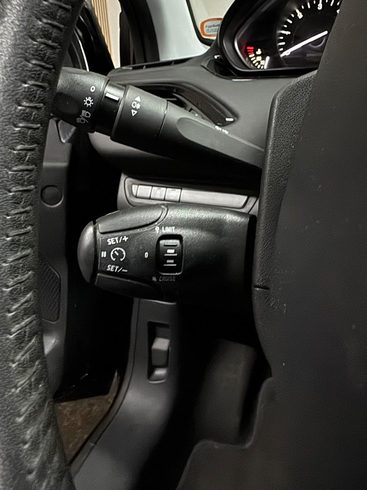 undefined Peugeot 208 fra 2016