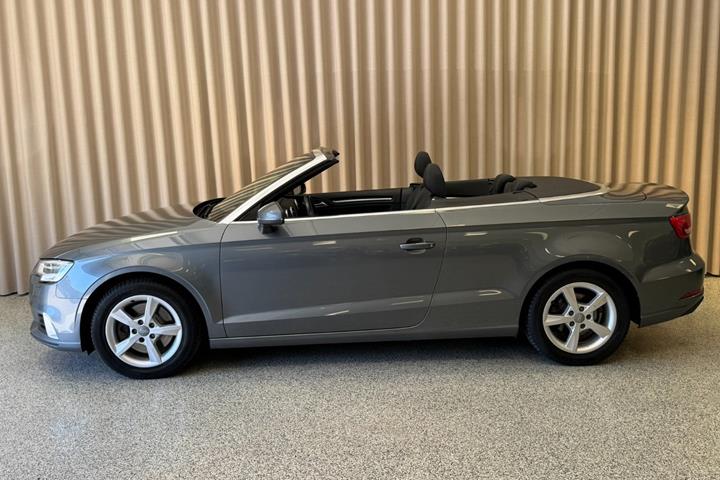 Grå Audi A3 fra 2019