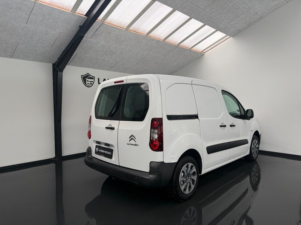 Hvid Citroën Berlingo fra 2016