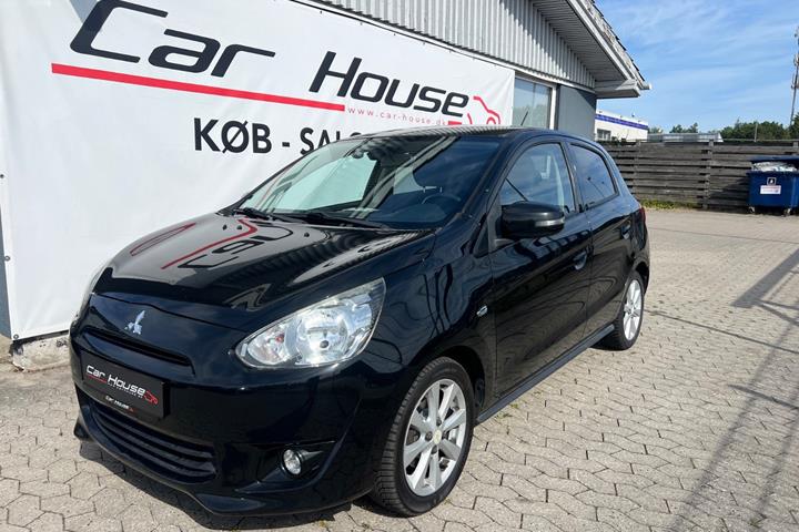 Sort Mitsubishi Space Star fra 2015