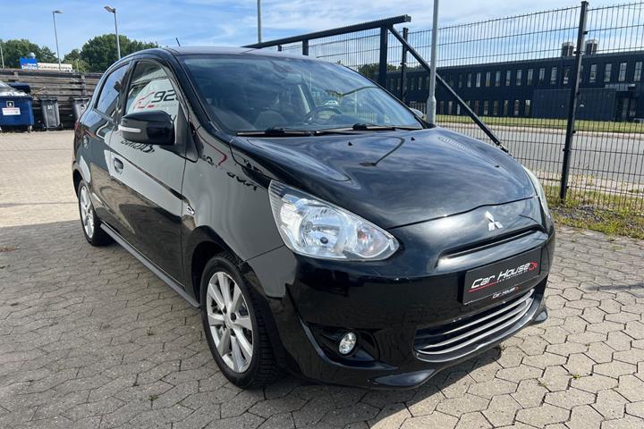 Sort Mitsubishi Space Star fra 2015
