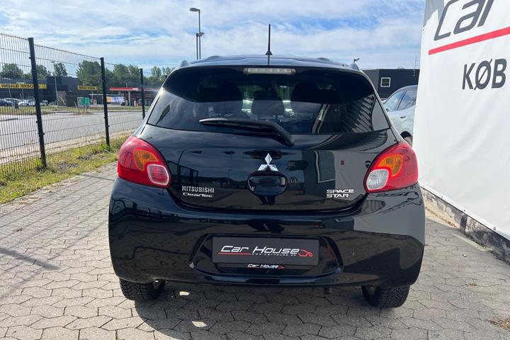 Sort Mitsubishi Space Star fra 2015