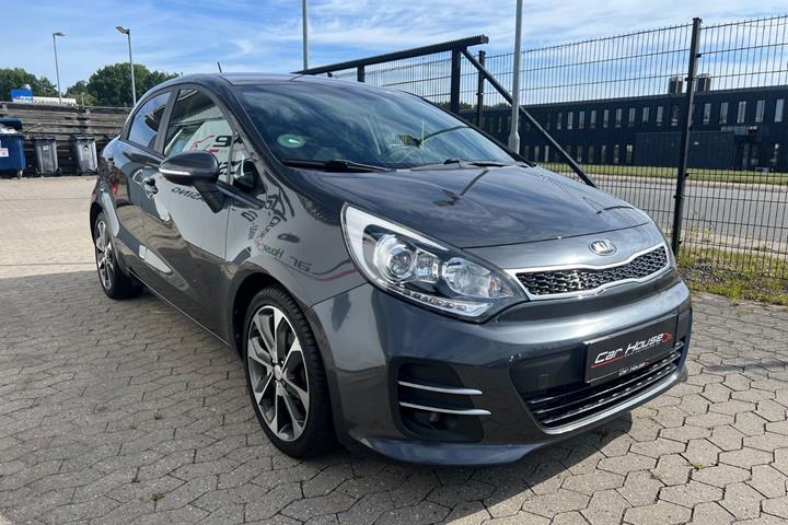 Grå Kia Rio fra 2016
