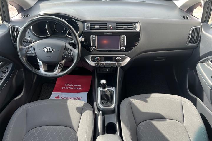 Grå Kia Rio fra 2016
