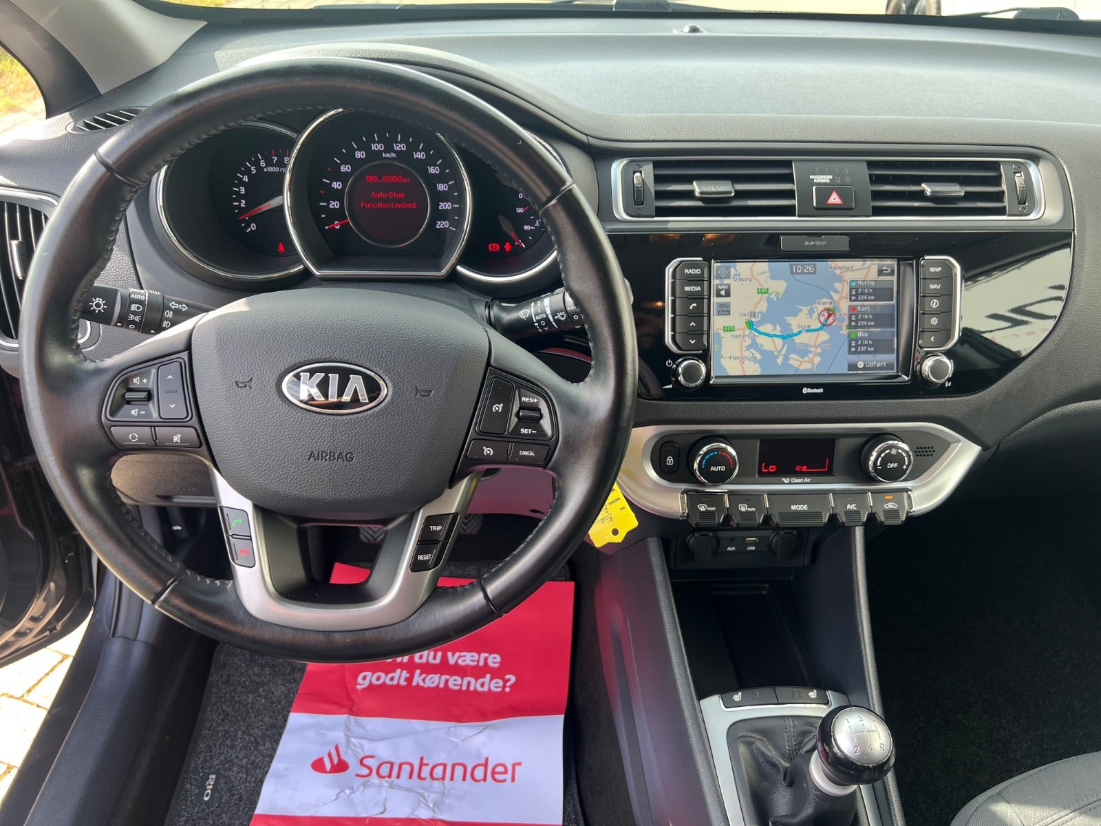 Grå Kia Rio fra 2016