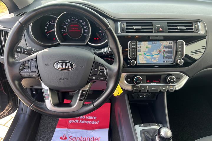 Grå Kia Rio fra 2016