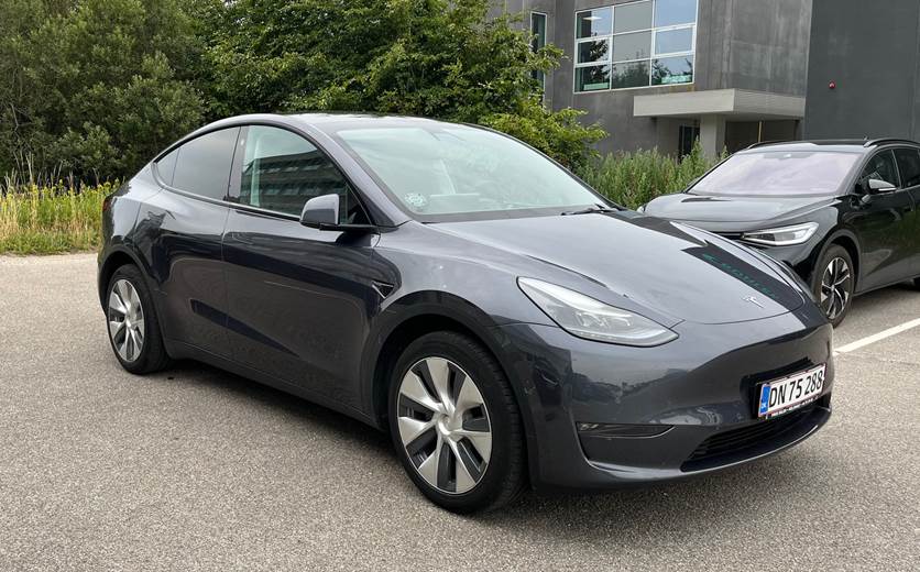 Tesla Model Y Long Range AWD