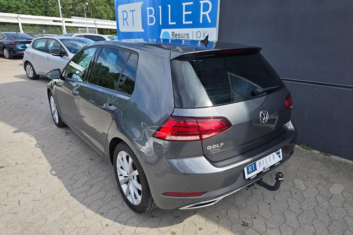 Hvid VW Golf VII fra 2018