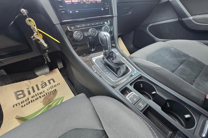 Hvid VW Golf VII fra 2018