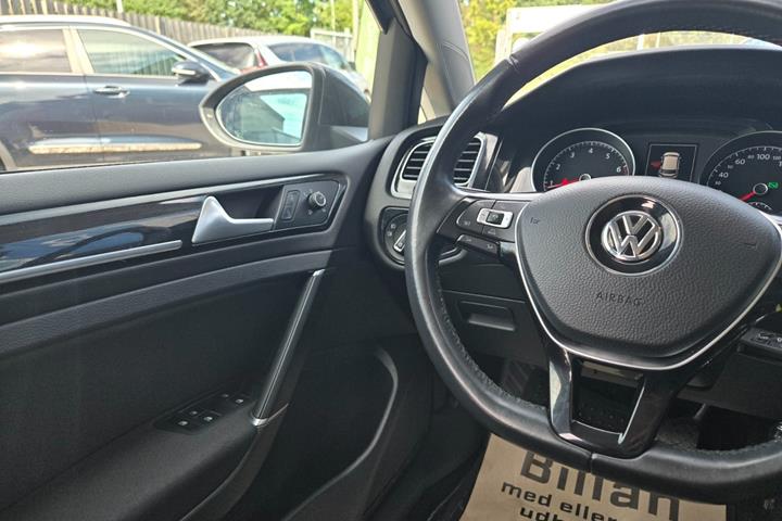 Hvid VW Golf VII fra 2018