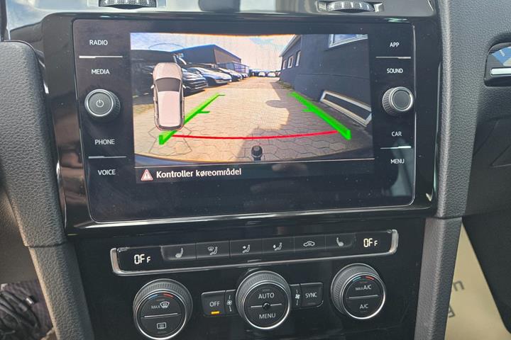 Hvid VW Golf VII fra 2018