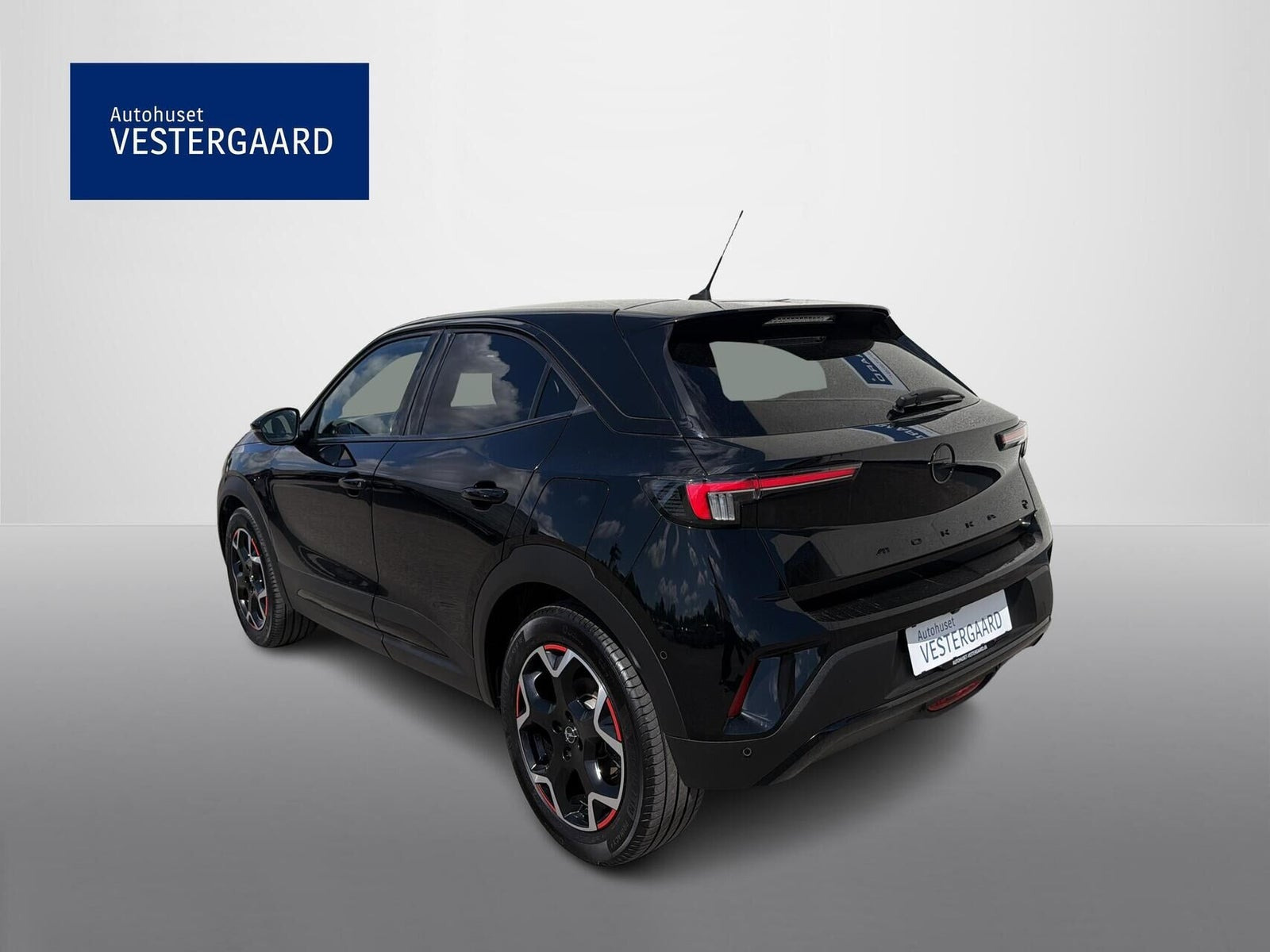 Sort Opel Mokka-e fra 2022