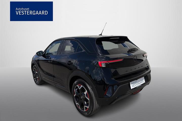 Sort Opel Mokka-e fra 2022