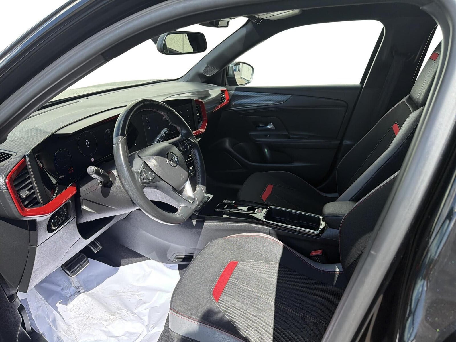 Sort Opel Mokka-e fra 2022