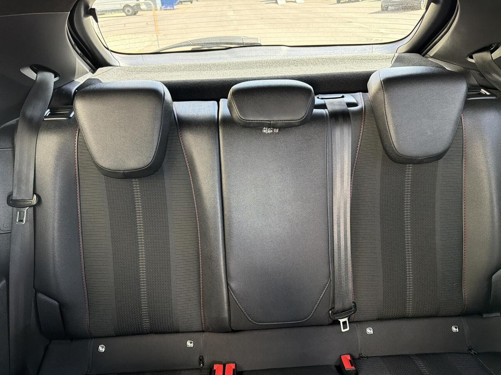 Sort Opel Mokka-e fra 2022