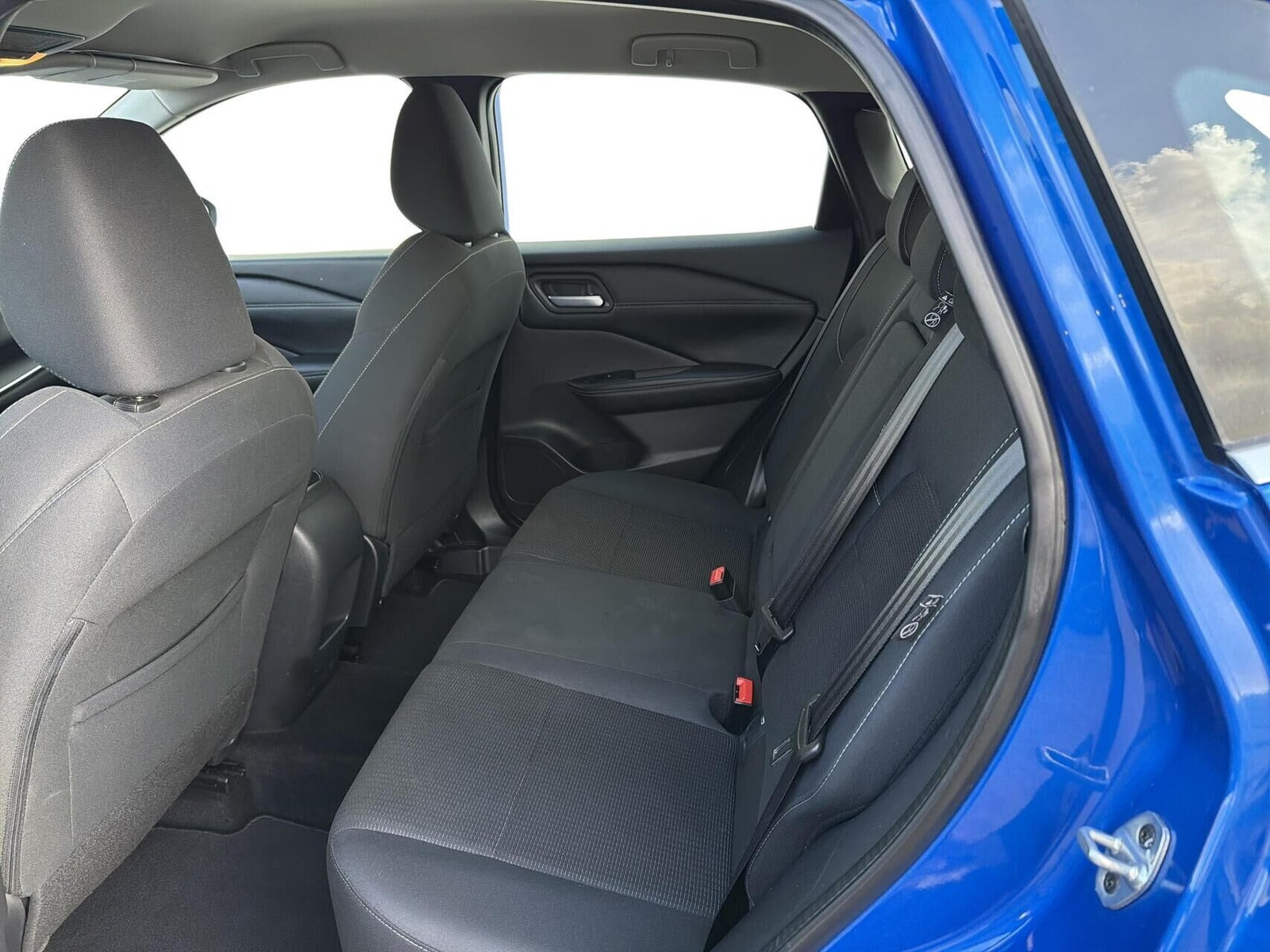 Blå Nissan Qashqai fra 2021
