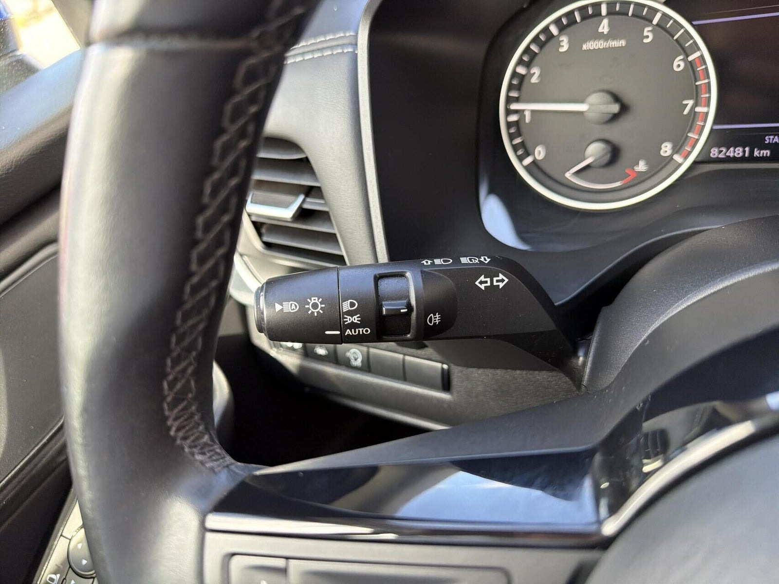 Blå Nissan Qashqai fra 2021