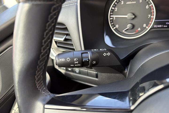 Blå Nissan Qashqai fra 2021