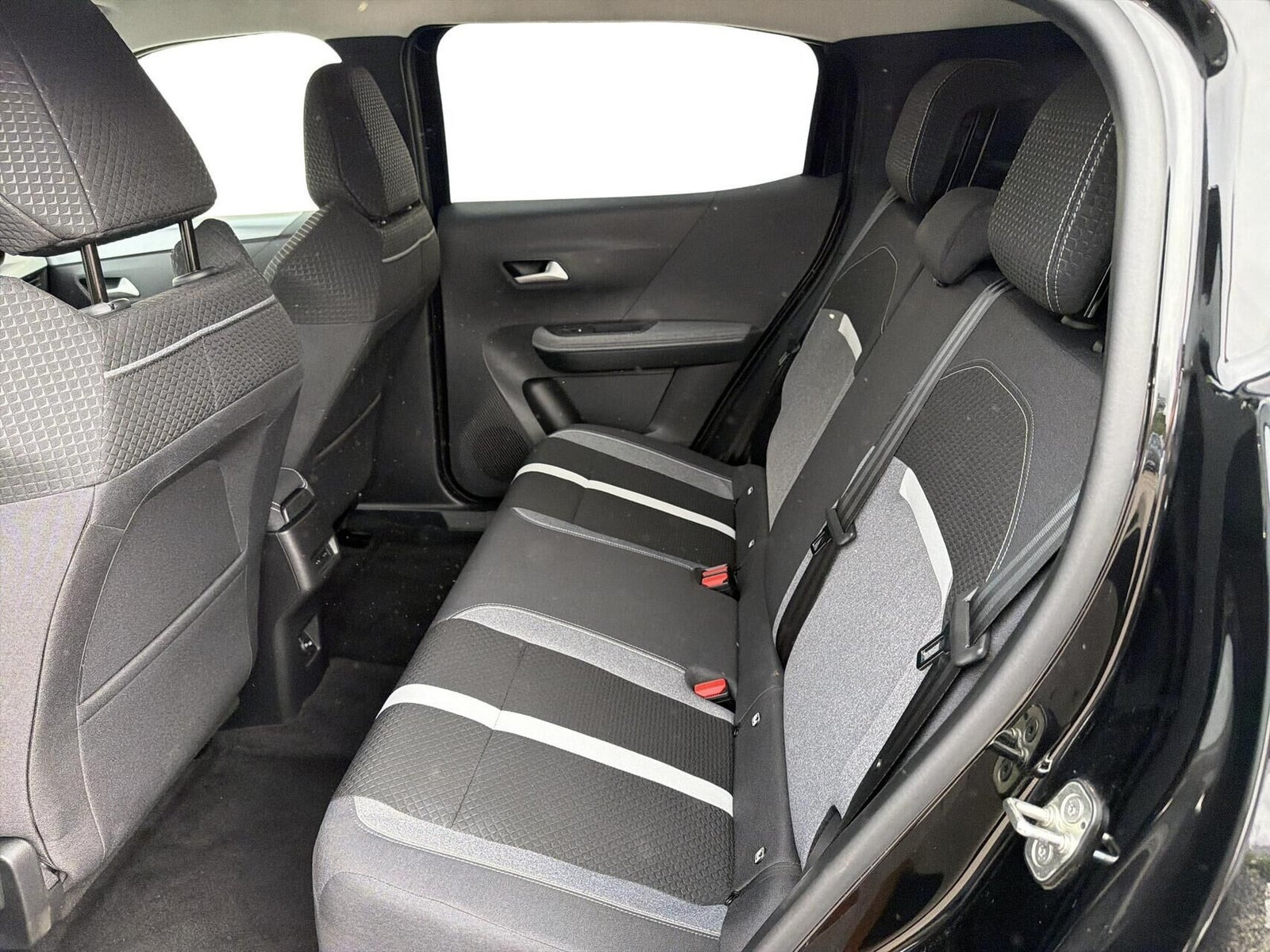Sort Opel Frontera fra 2025