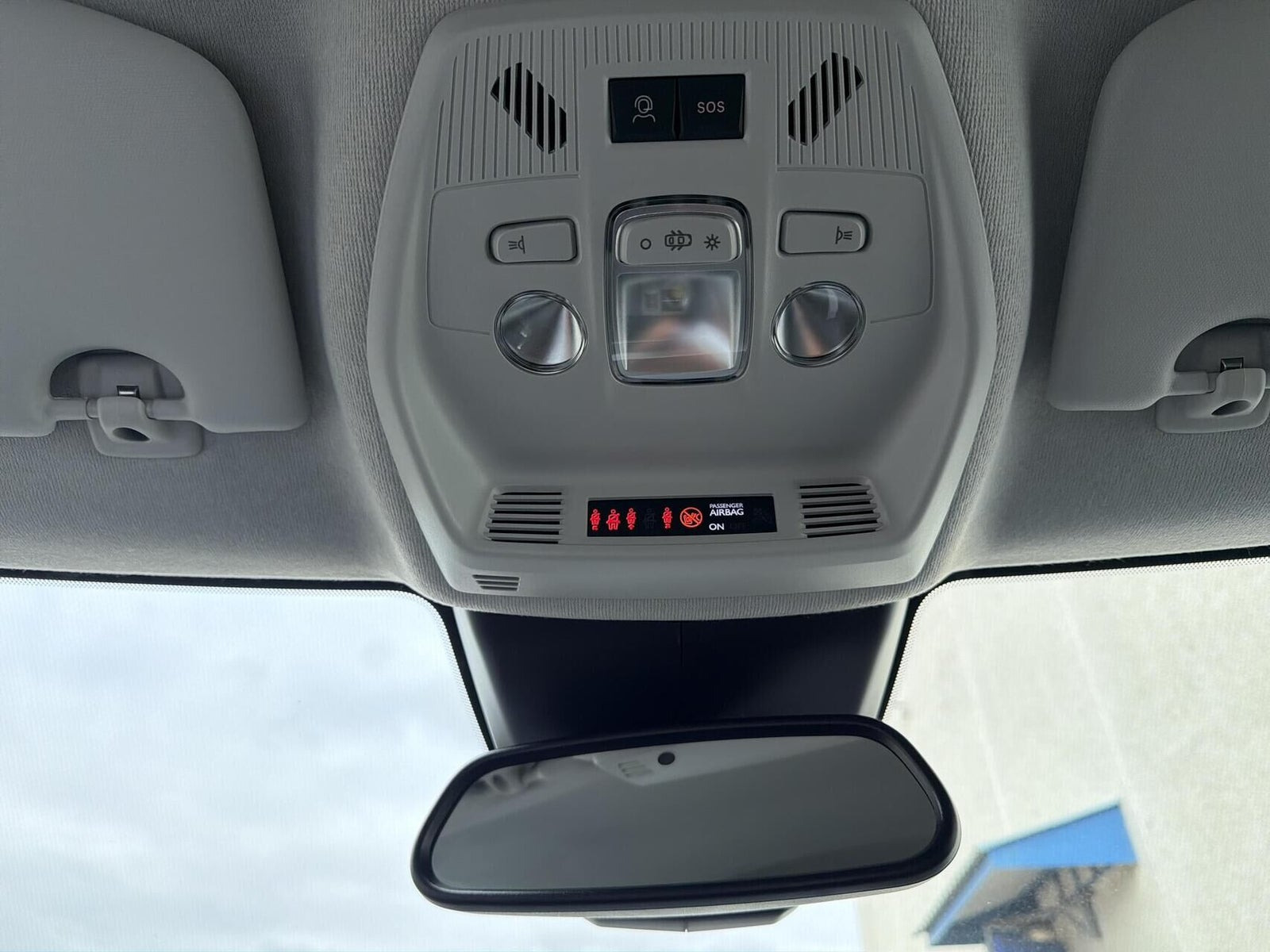 Sort Opel Frontera fra 2025