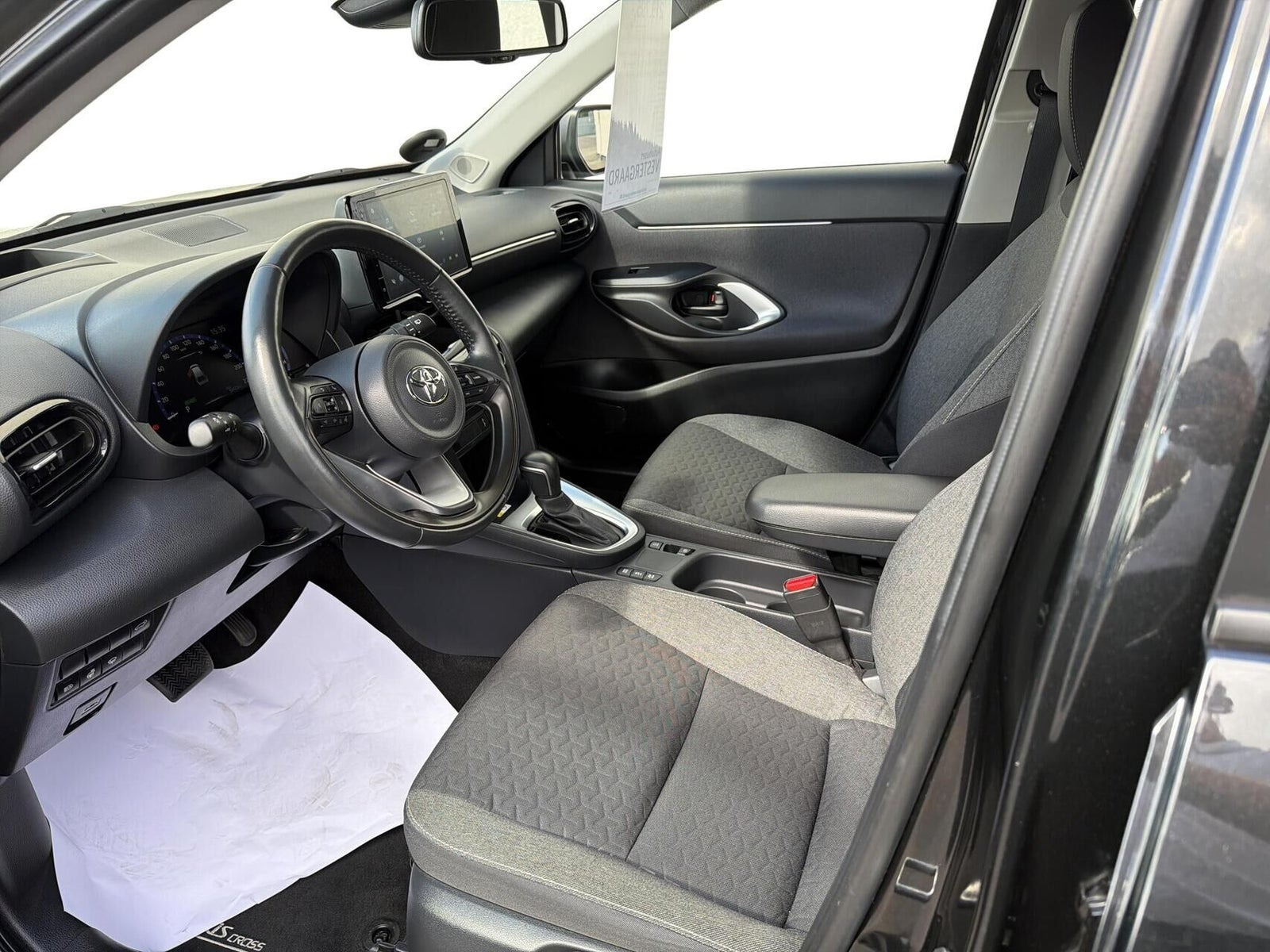 Sort Toyota Yaris Cross fra 2022