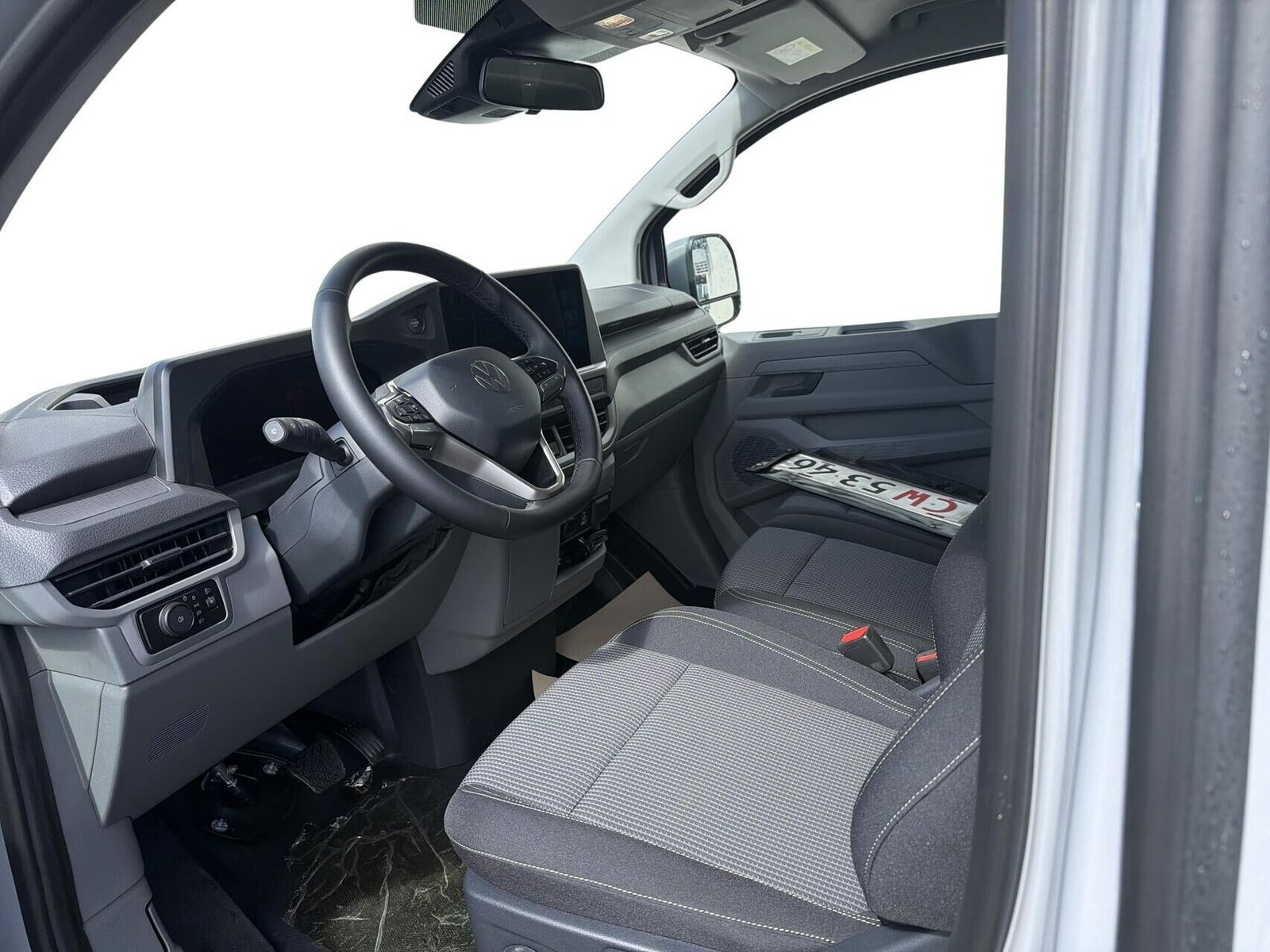 Grå VW e-Transporter fra 2025
